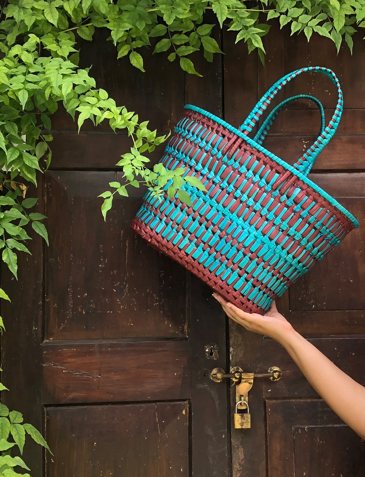 Crumbled Palmyra Bag Turquoise + Maroon